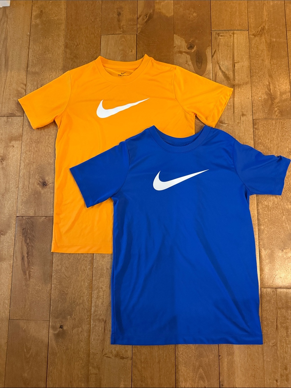 Nike Boys Short Sleeve Tees in Orange & Blue with White Swoosh